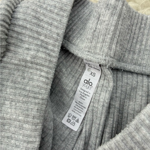 ALO yoga Gray Ribbed Joggers - Picture 6 of 11